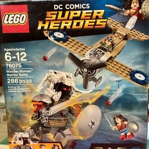 LEGO DC SUPER HEROES "Wonder Woman Warrior Battle" 76075 UNOPENED